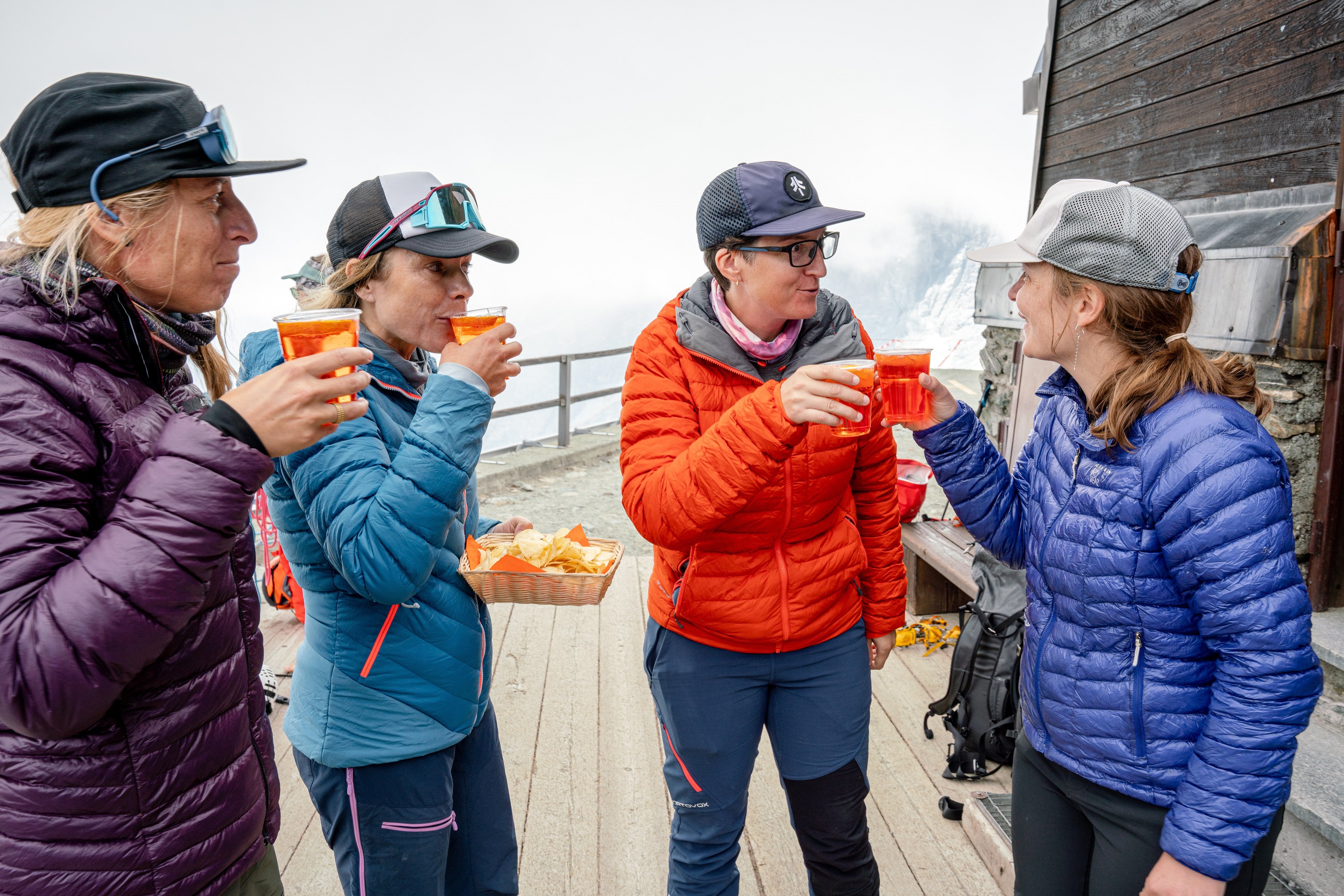 4 ladies enjoy Spritz drinks