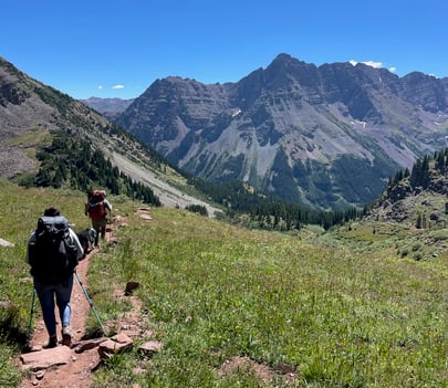 Trekking along the 4 Pass Loop